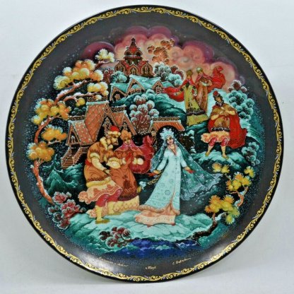 LOT OF THREE KHOLUY RUSSIAN PORCELAIN PLATE COLLECTABLE LIMITED EDITION.