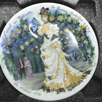 LIMOGES FRENCH COLLECTORS PLATE FR GANEAU 1976 SARAH EN TOURNURE