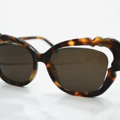 Authentic Linda Farrow LF/824/2 Sunglasses